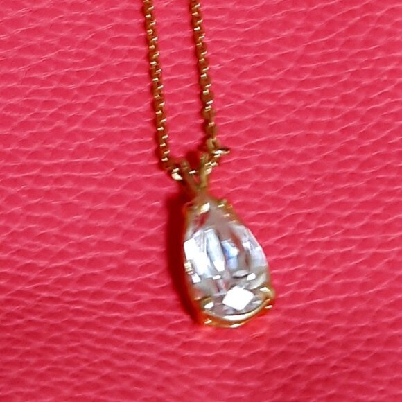 Cubic zirconia (CZ)TEAR DROP NECKLACE with 15 in Chain Beautiful!